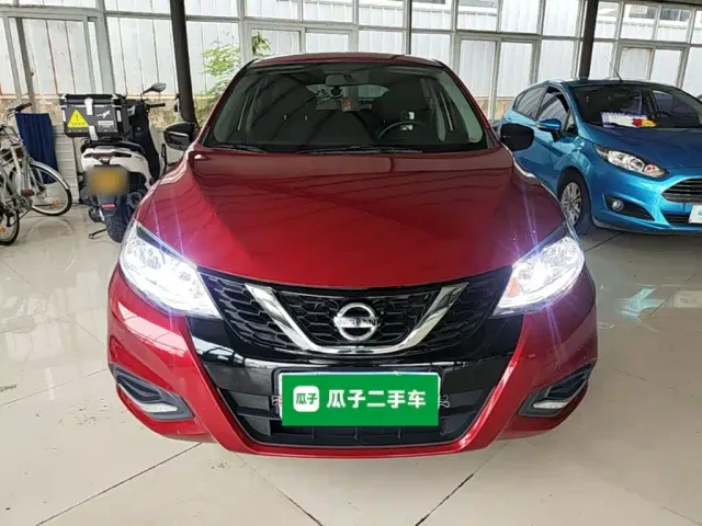 Nissan Tiida — Фото автомобиля 2