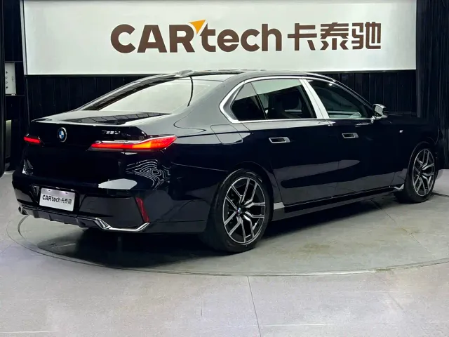 BMW 7 Series — Фото автомобиля 5