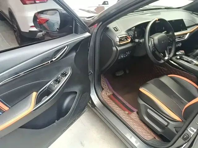Changan Oushang X5 — Фото автомобиля 11