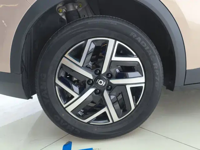 Changan Qiyuan Q05 — Фото автомобиля 6
