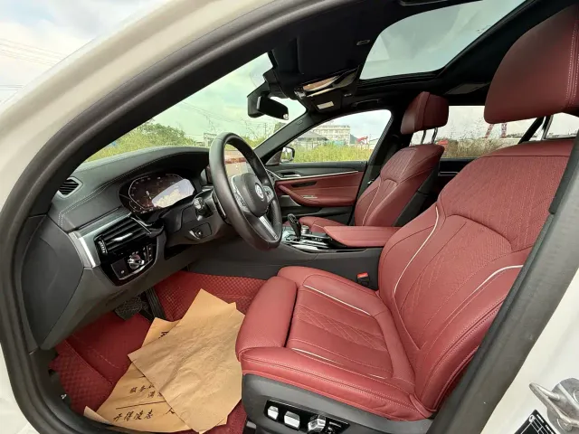 BMW BMW 5 Series 2022 Model Third Facelift 530Li Premium M Sport Package — Фото автомобиля 4