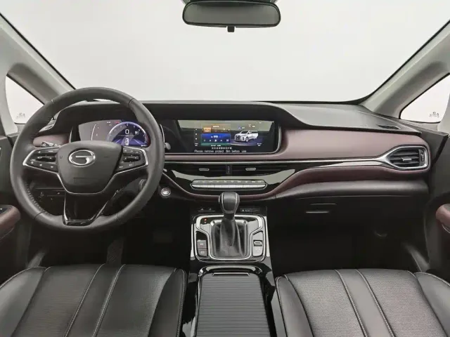 GAC Trumpchi M6 — Фото автомобиля 5