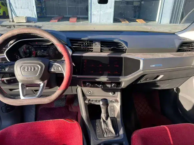 Audi Q3 — Фото автомобиля 11