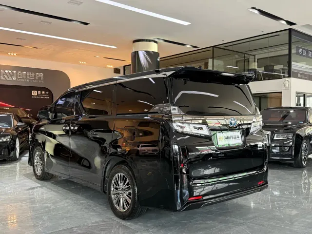 Toyota Vellfire — Фото автомобиля 17