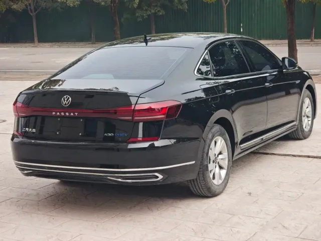Volkswagen Passat — Фото автомобиля 7