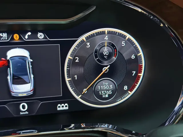 Bentley Flying Spur — Фото автомобиля 14