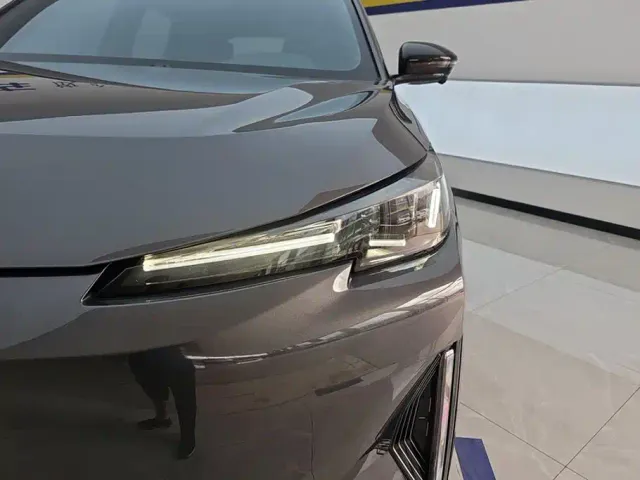 Changan Qiyuan Q05 — Фото автомобиля 5
