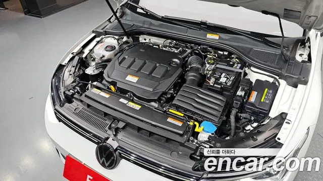 Volkswagen Golf Golf 8 поколение 2.0 TDI Prestige — Фото автомобиля 2