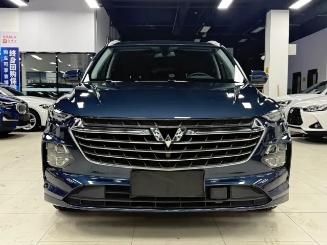 Wuling Victory — Фото автомобиля 3