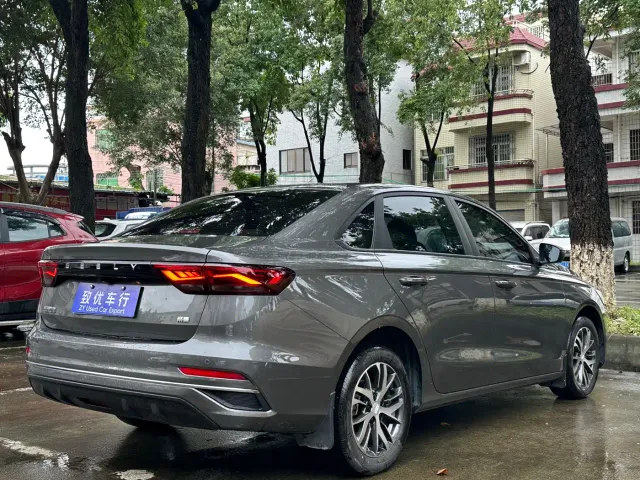 Geely Emgrand — Фото автомобиля 6