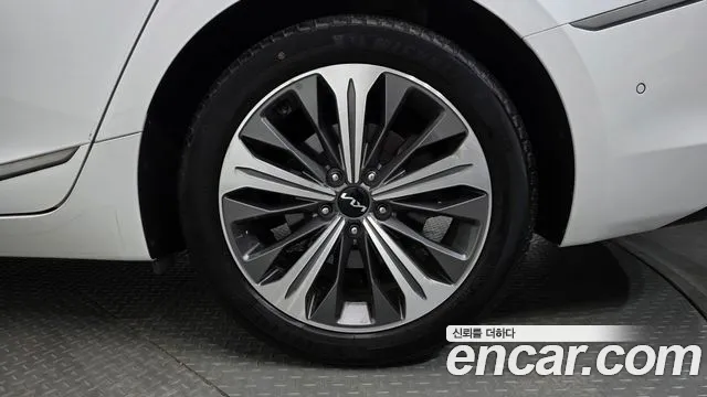 Kia K8 Hybrid — Фото автомобиля 6