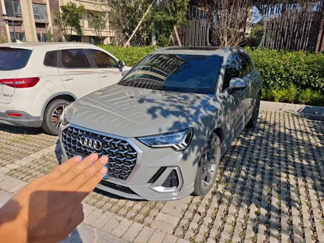 Audi Q3 — Фото автомобиля 3