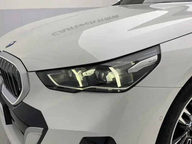 BMW 5 Series — Фото автомобиля 9