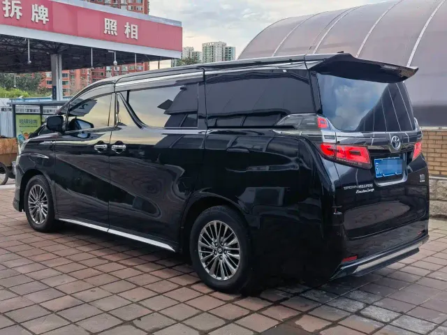 Toyota Vellfire — Фото автомобиля 13