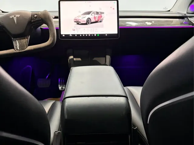 Tesla Model Y — Фото автомобиля 14