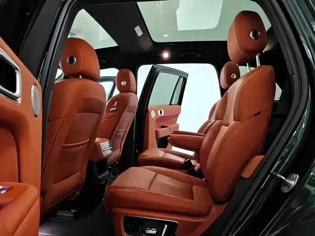 Li Auto L8 — Фото автомобиля 19