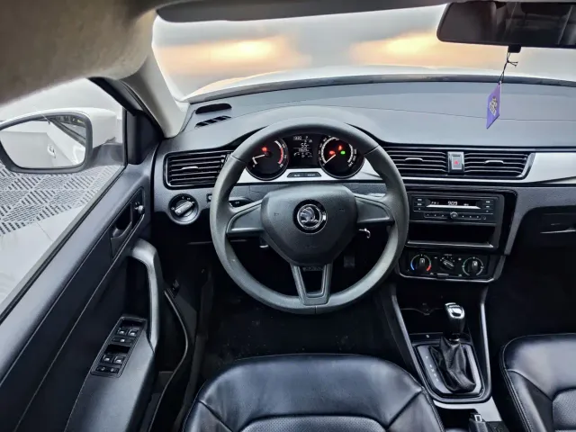 Skoda Rapid — Фото автомобиля 9