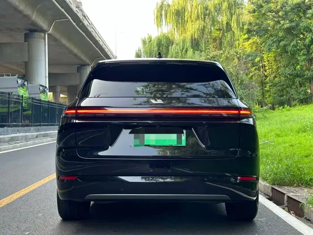 Li Auto L7 — Фото автомобиля 2