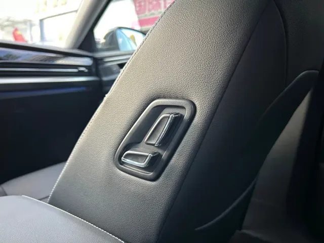 Volkswagen Passat — Фото автомобиля 23