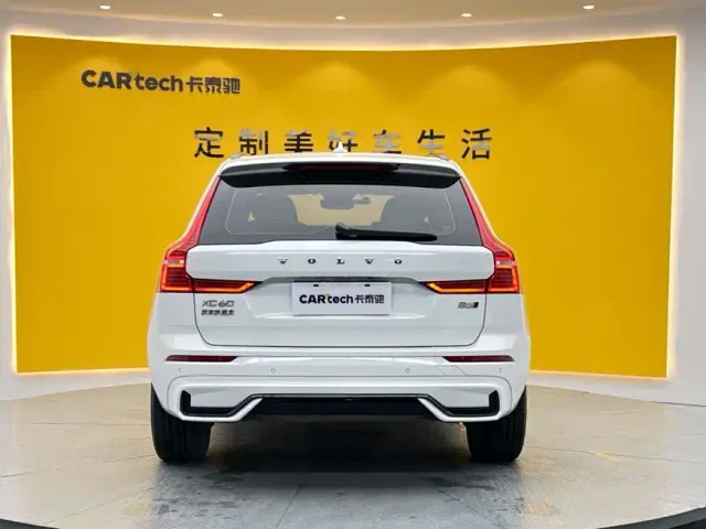 Volvo XC60 — Фото автомобиля 5