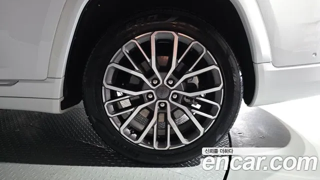 Jeep Cherokee Grand Cherokee(WL) L 3.6 Summit Reserve — Фото автомобиля 17