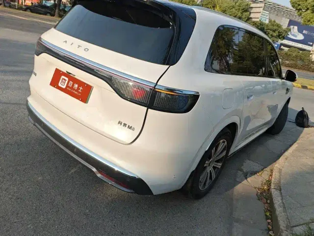 Aito M8 — Фото автомобиля 4