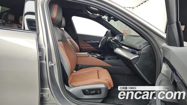 BMW 5-Series 5 серия (G60) 530i xDrive M Sport — Фото автомобиля 11