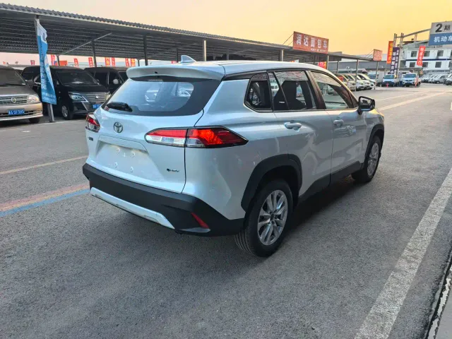 Toyota Corolla Cross — Фото автомобиля 12