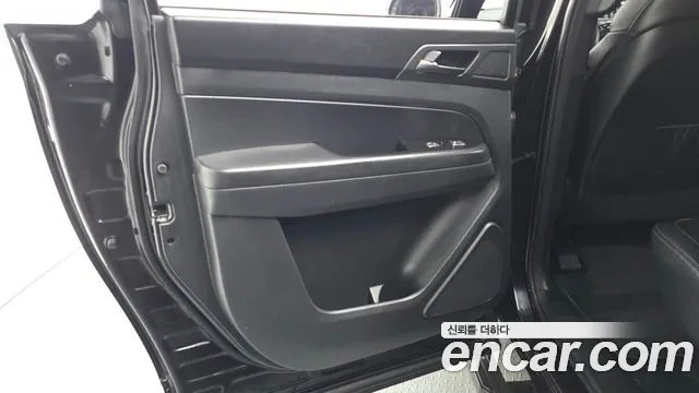 KG_Mobility_Ssangyong Rexton Новый Rexton Sport Khan Дизель 2.2 4WD — Фото автомобиля 25