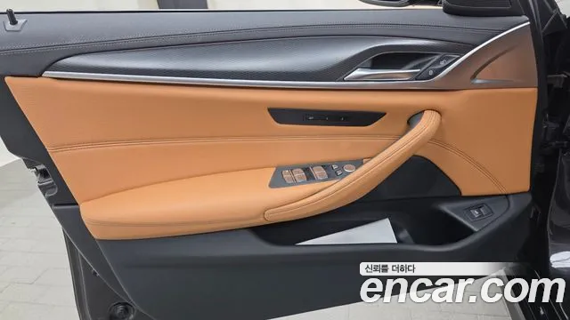 BMW 5 Series G30 — Фото автомобиля 23
