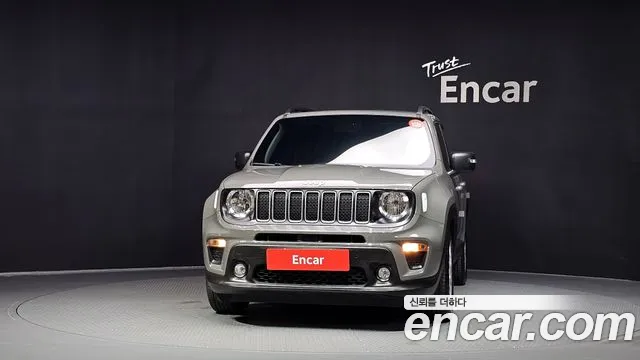 Jeep Renegade — Фото автомобиля 3