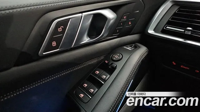BMW X5 xDrive 40i M Sport — Фото автомобиля 27