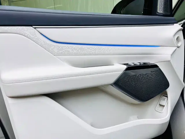 Geely Galaxy V900 — Фото автомобиля 11