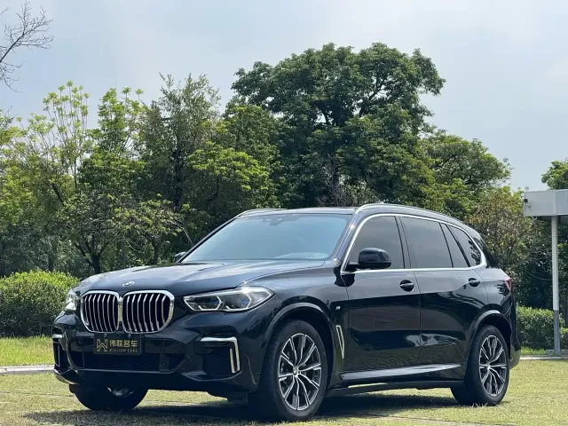 Фотография автомобиля — BMW X5