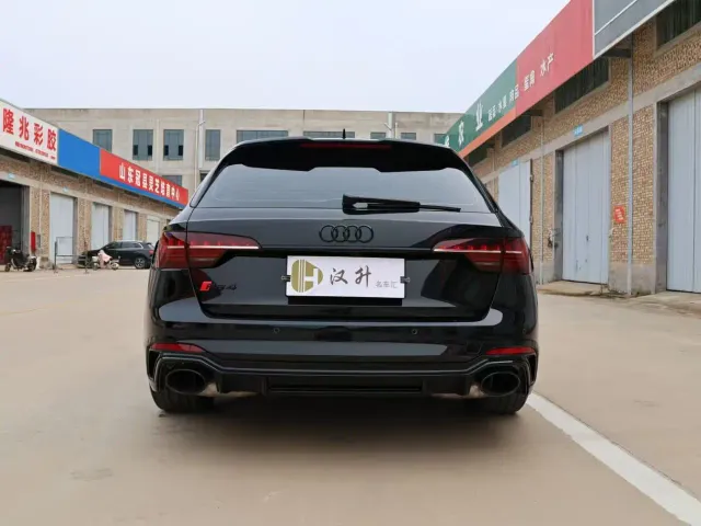 Audi RS 4 — Фото автомобиля 18