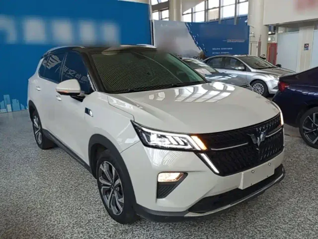 Wuling Asta — Фото автомобиля 3