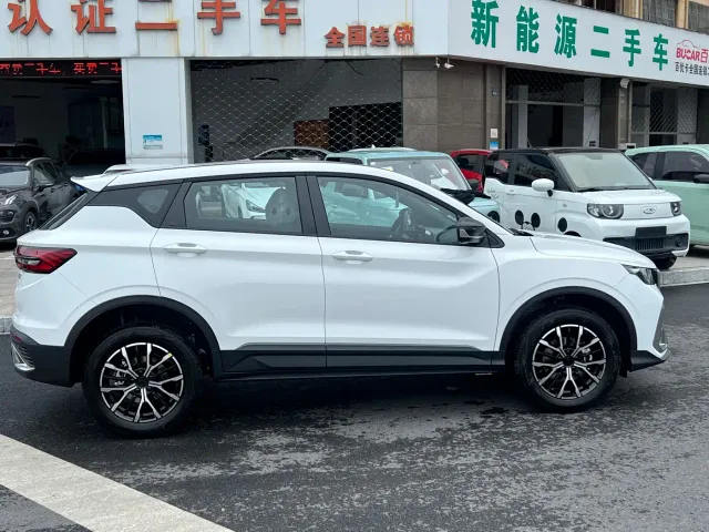 Geely Binyue — Фото автомобиля 3