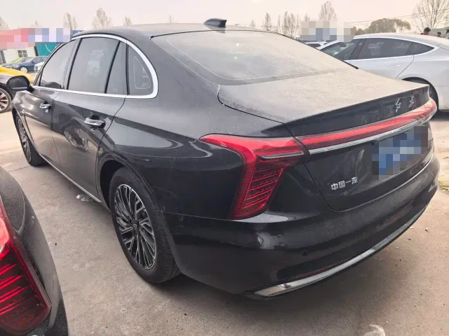 Hongqi H5 — Фото автомобиля 9