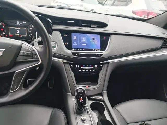 Cadillac XT5 — Фото автомобиля 12