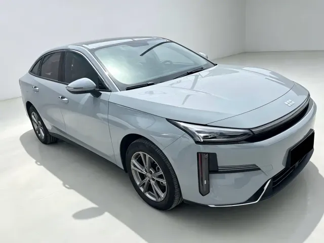 Geely Galaxy L6 — Фото автомобиля 3