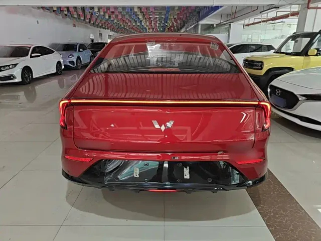 Wuling Starlight — Фото автомобиля 5