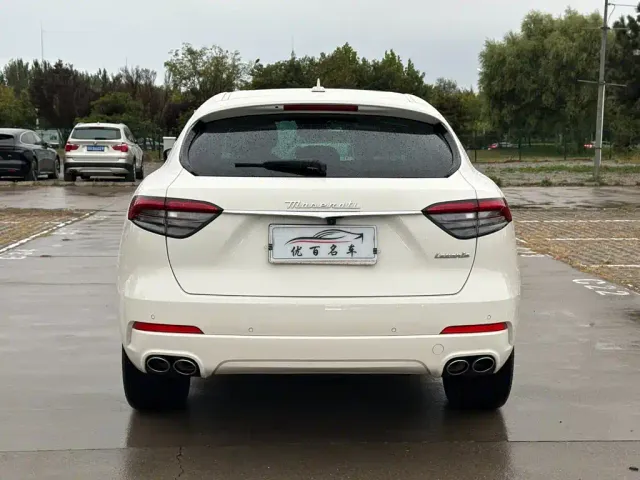 Maserati Levante — Фото автомобиля 5