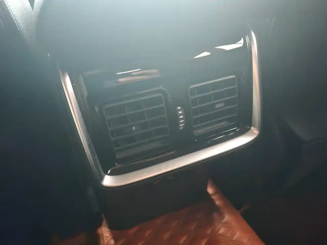 Toyota Harrier — Фото автомобиля 13