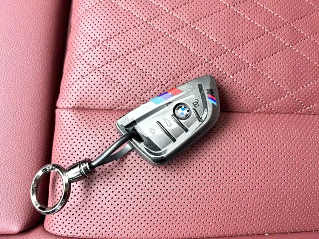 BMW iX3 — Фото автомобиля 2