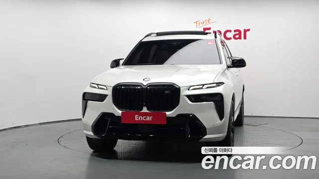BMW X7 M60i xDrive M Sport 6 мест — Фото автомобиля 3