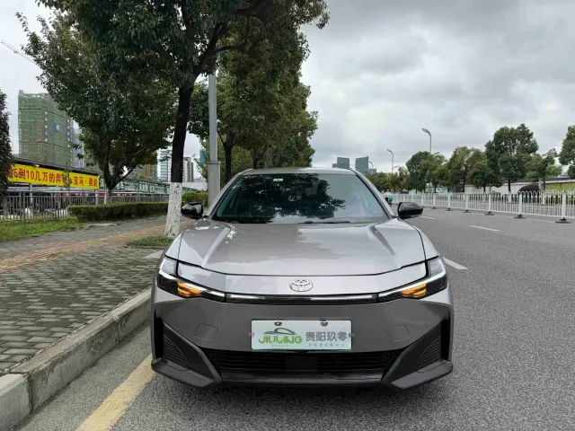 Фотография автомобиля — Toyota bZ3