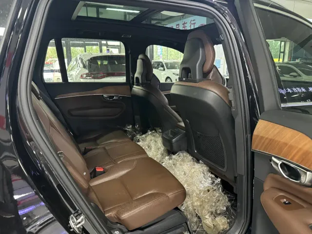 Volvo Volvo XC90 2022 B5 Smart Luxury Edition 5-seater — Фото автомобиля 9