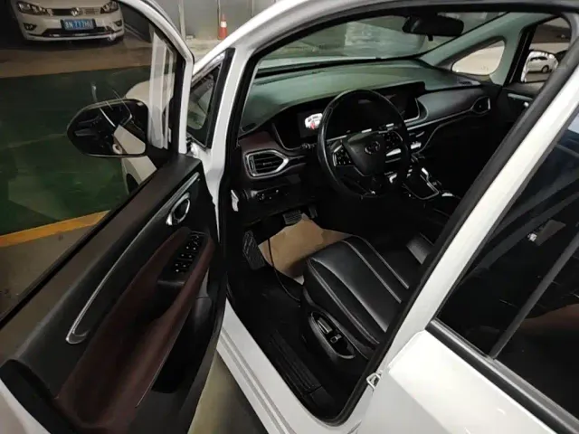GAC Trumpchi M6 — Фото автомобиля 15