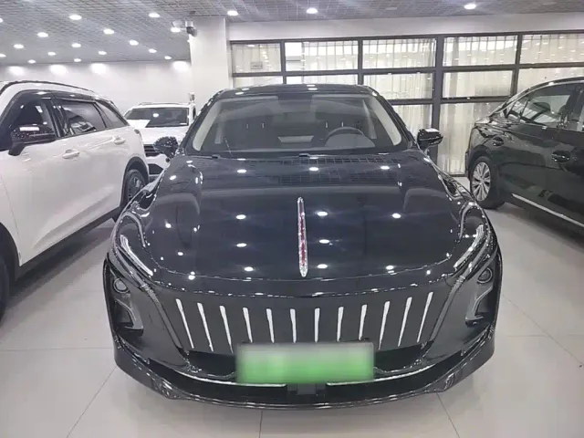 Hongqi E-QM5 — Фото автомобиля 2