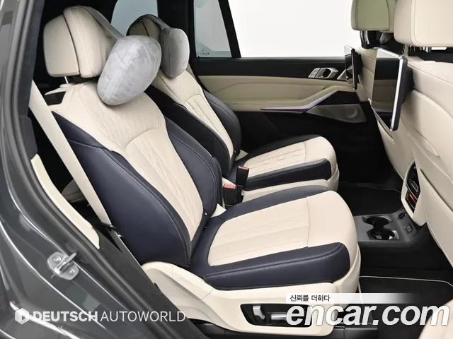 BMW X7 xDrive 40i M Sport Онлайн Exclusive Edition 6 мест — Фото автомобиля 12